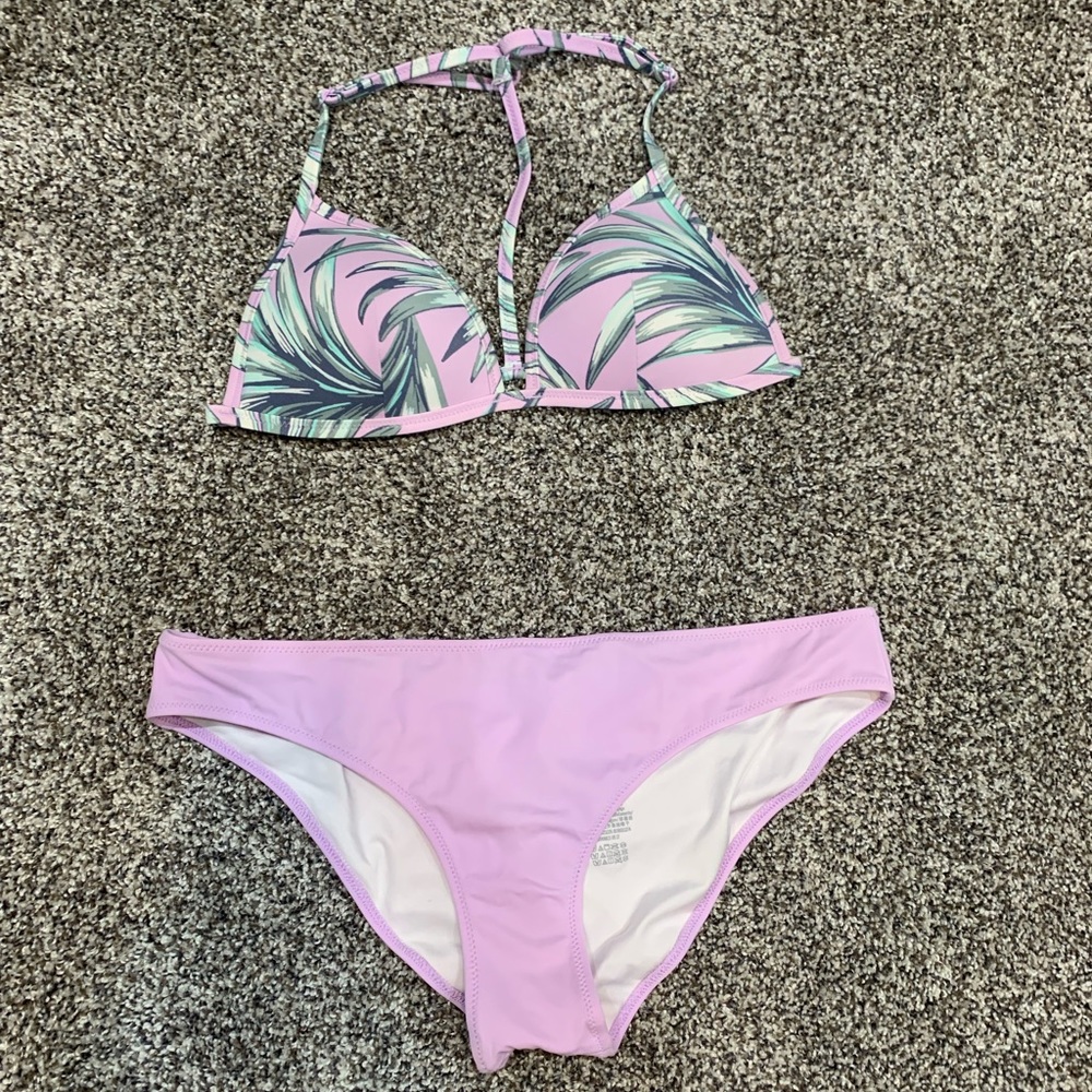 Victoria’s Secret pink bikini
